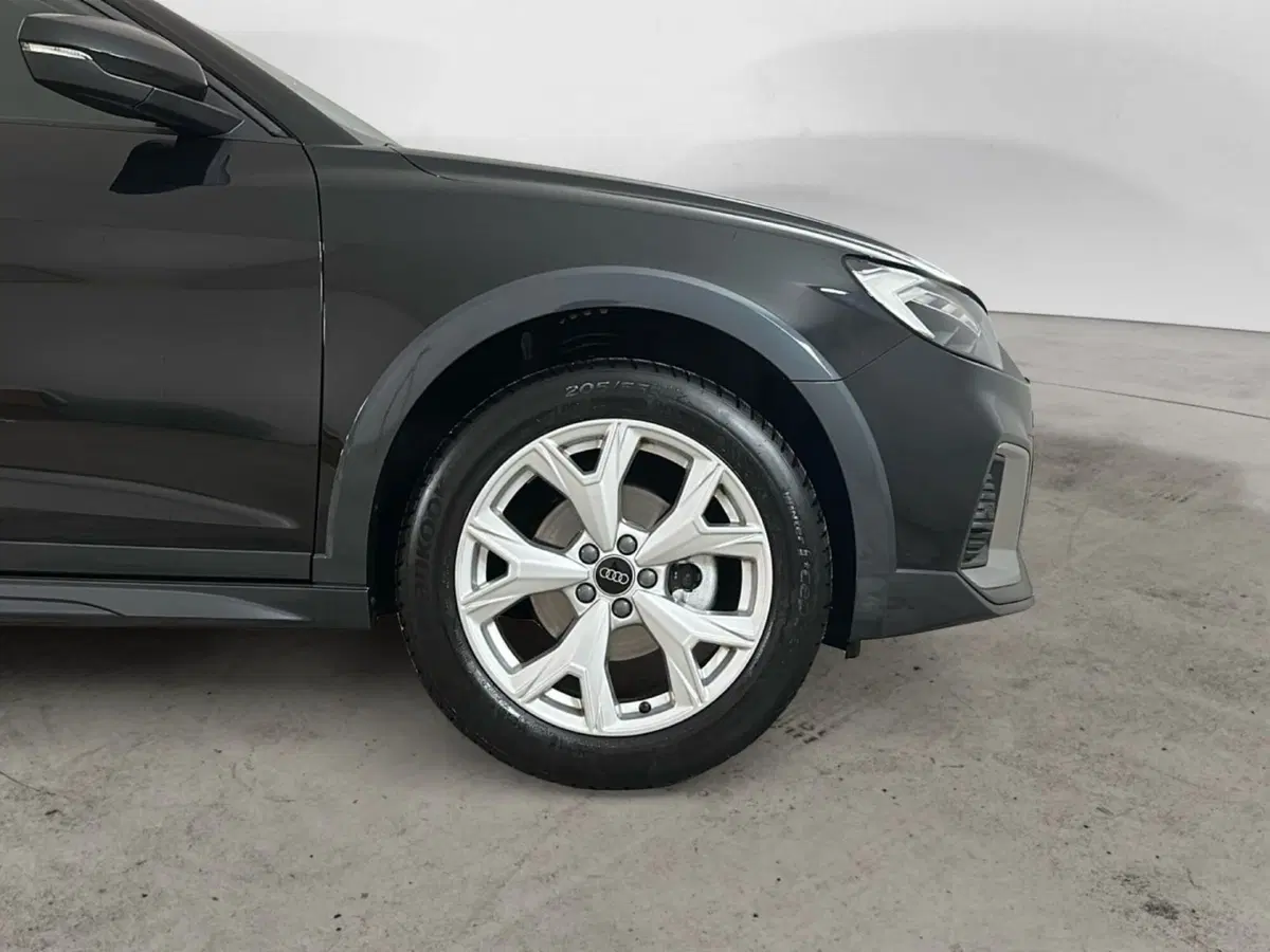 Audi A1 allstreet usata a Napoli (18)