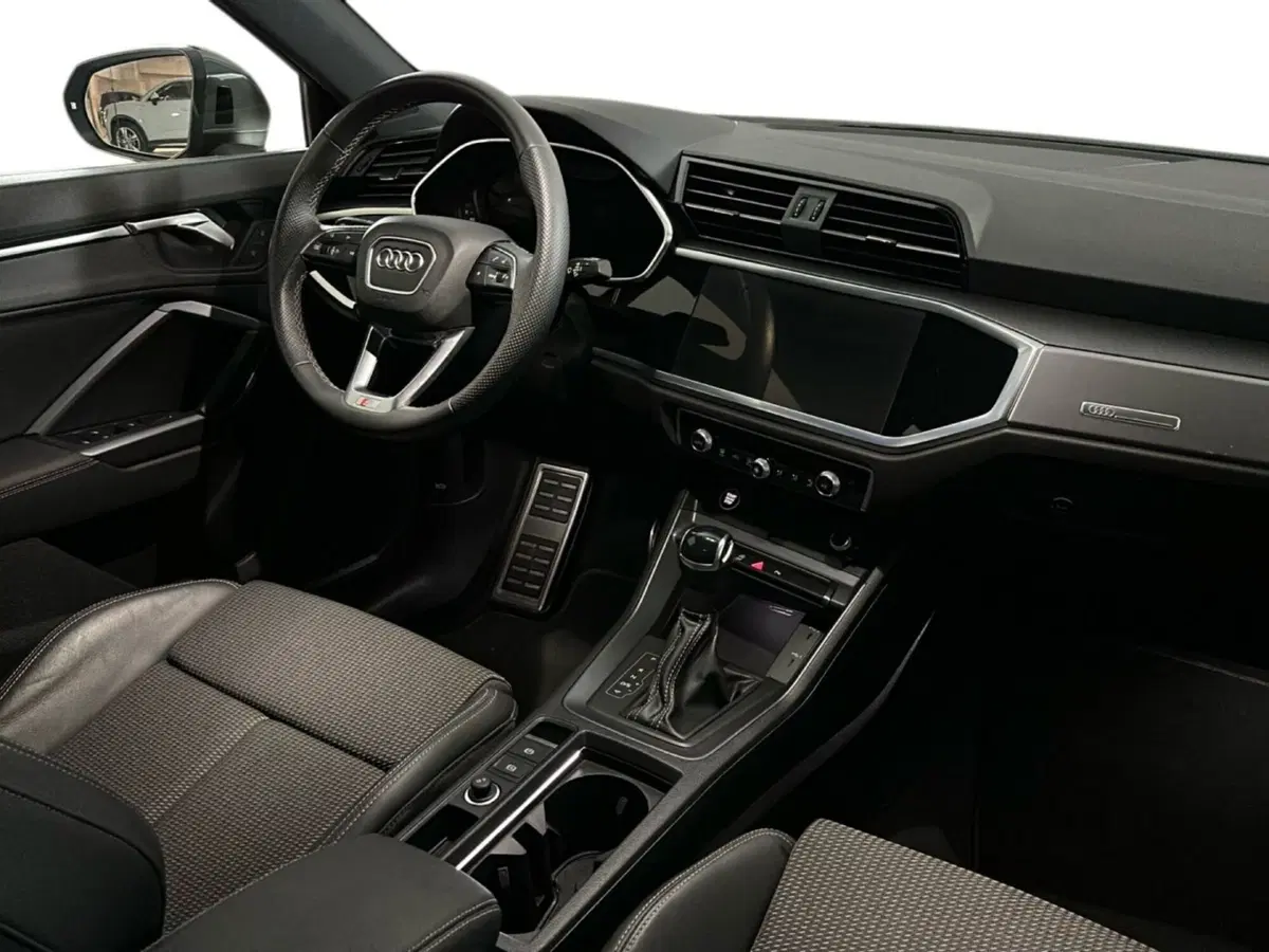 Audi Q3 Sportback usata a Napoli (9)