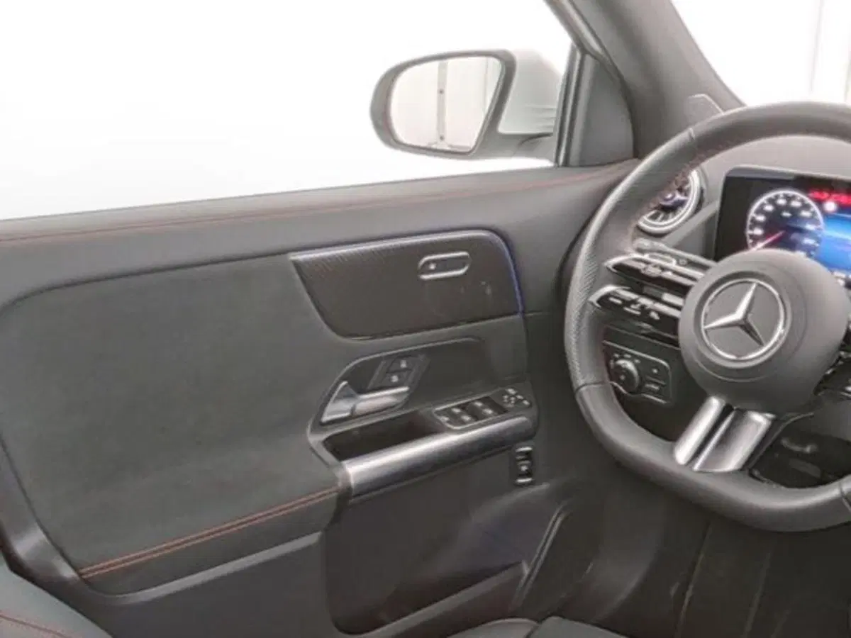 Mercedes-Benz GLA SUV usata a Milano (10)
