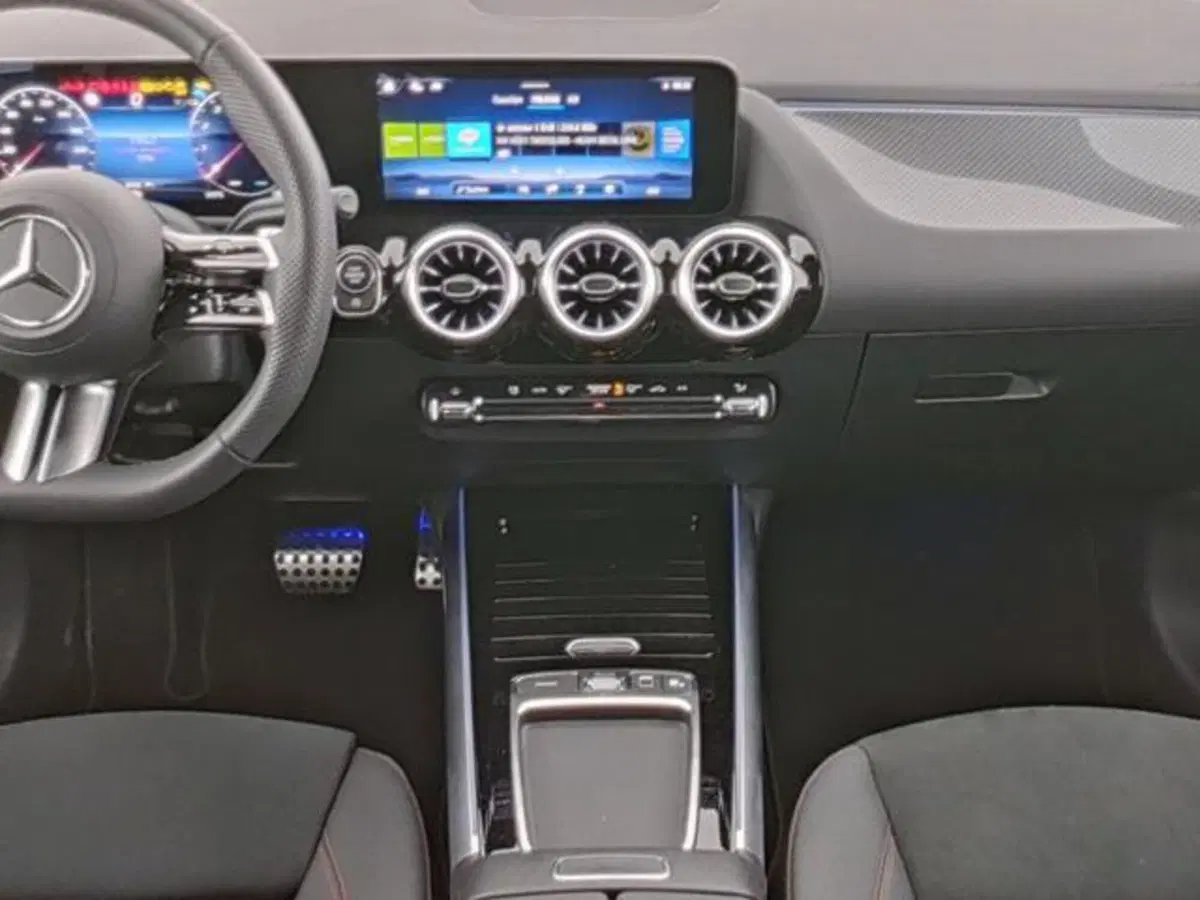 Mercedes-Benz GLA SUV usata a Milano (6)