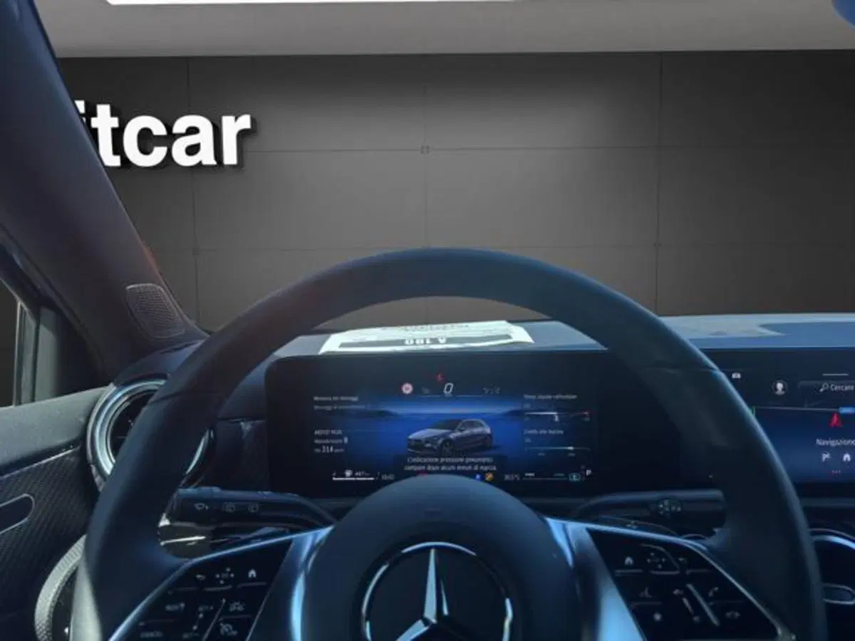 Mercedes-Benz Classe A Sedan usata a Milano (13)