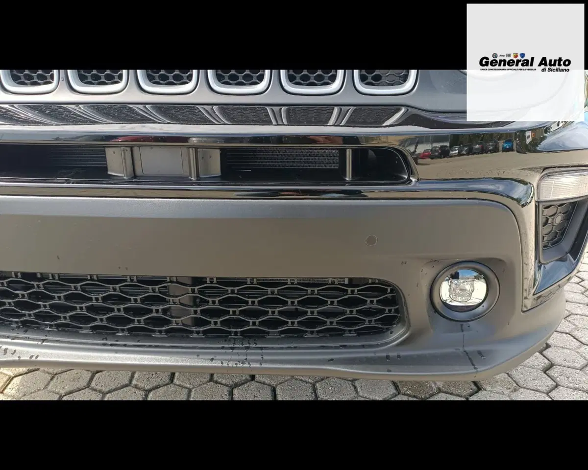 Jeep Renegade nuova a Lucca (17)