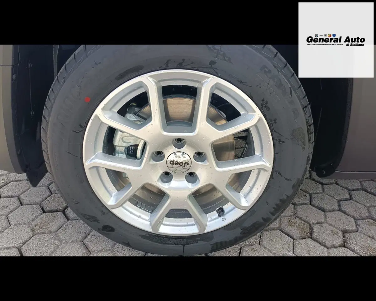Jeep Renegade nuova a Lucca (19)