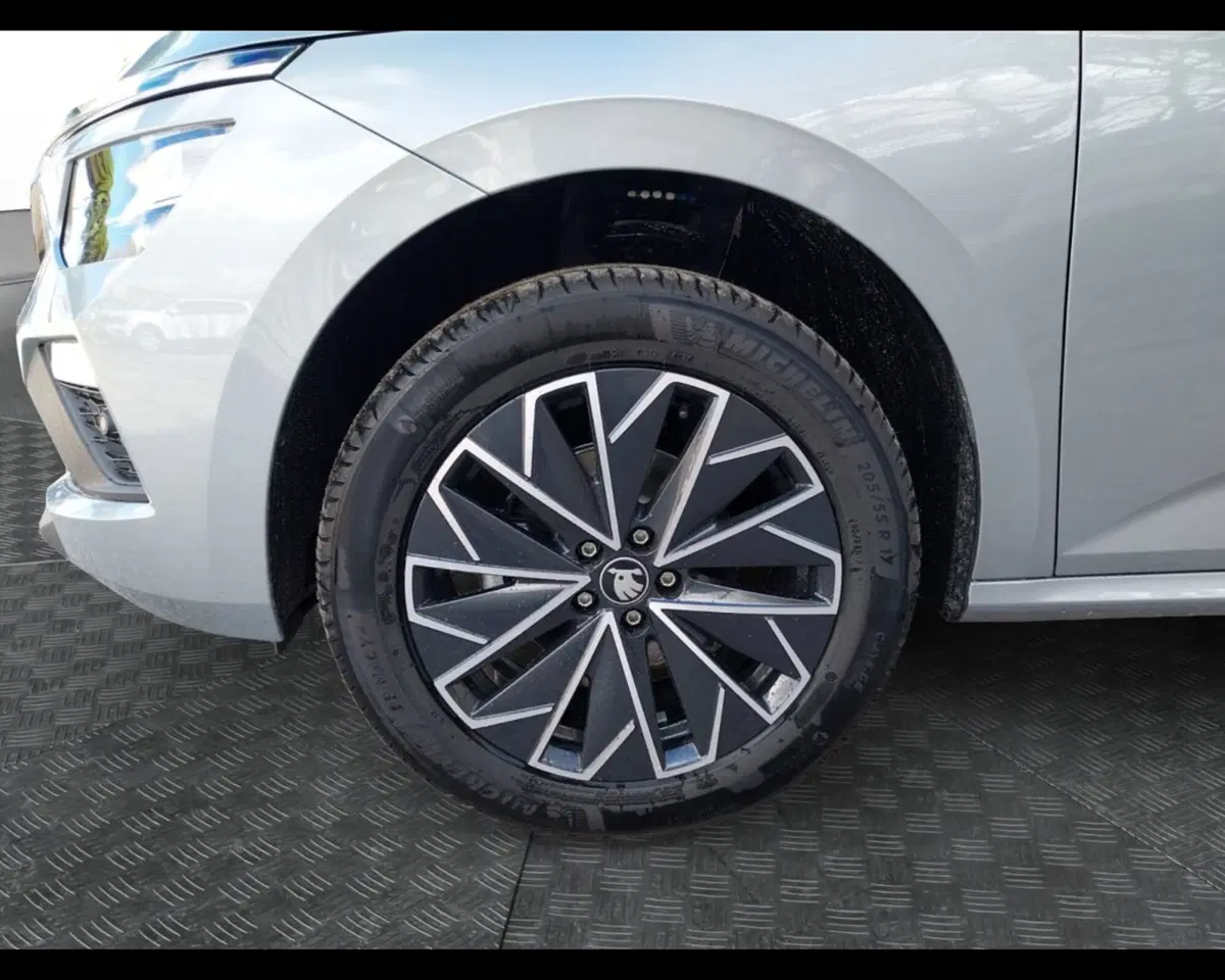 Skoda Kamiq nuova a Ravenna (9)