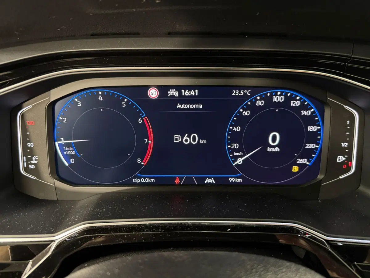 Volkswagen Taigo nuova a Varese (10)