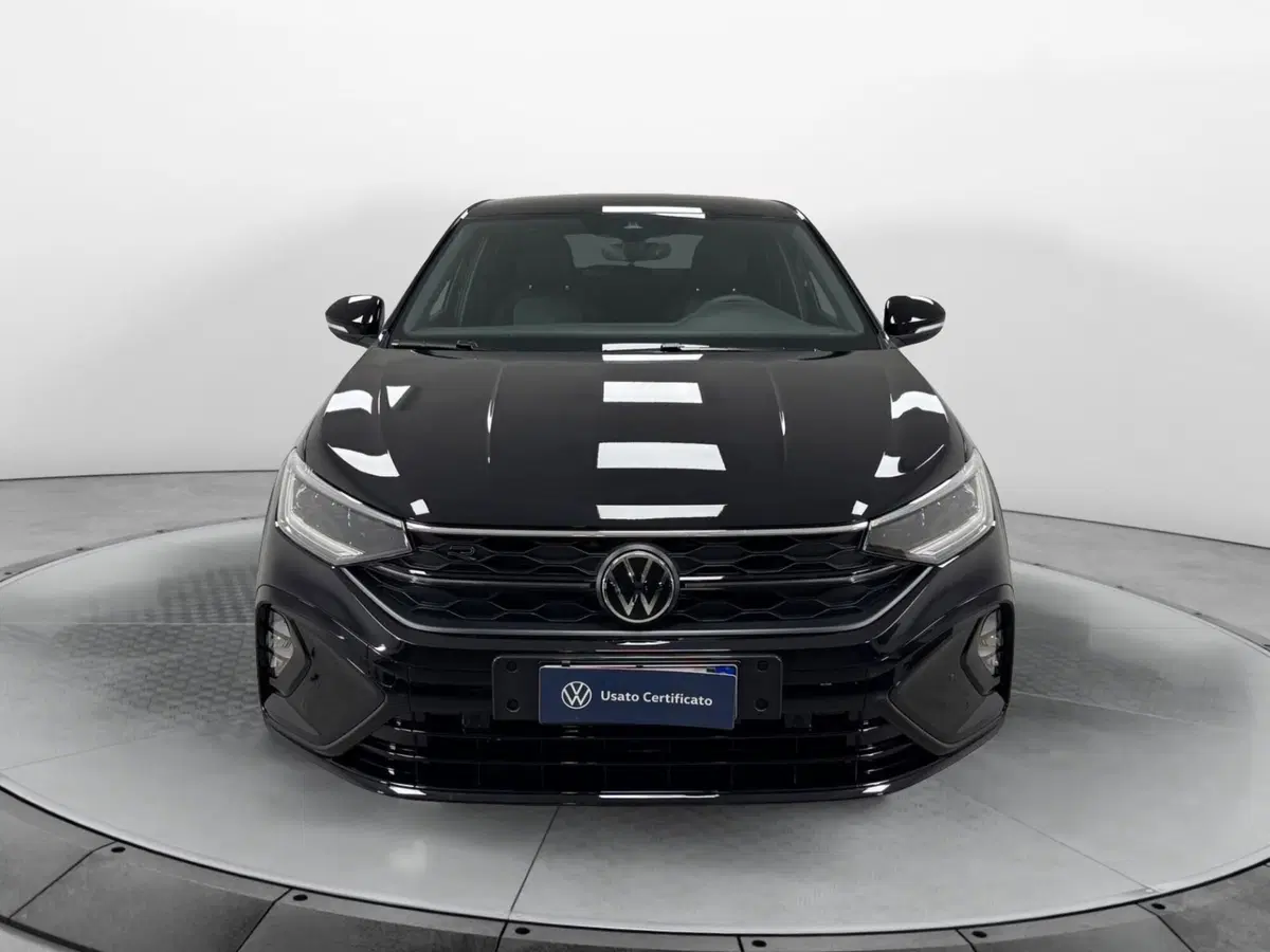 Volkswagen Taigo nuova a Varese (2)