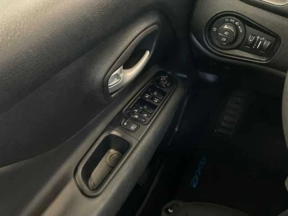 Jeep Renegade usata a Pistoia (17)