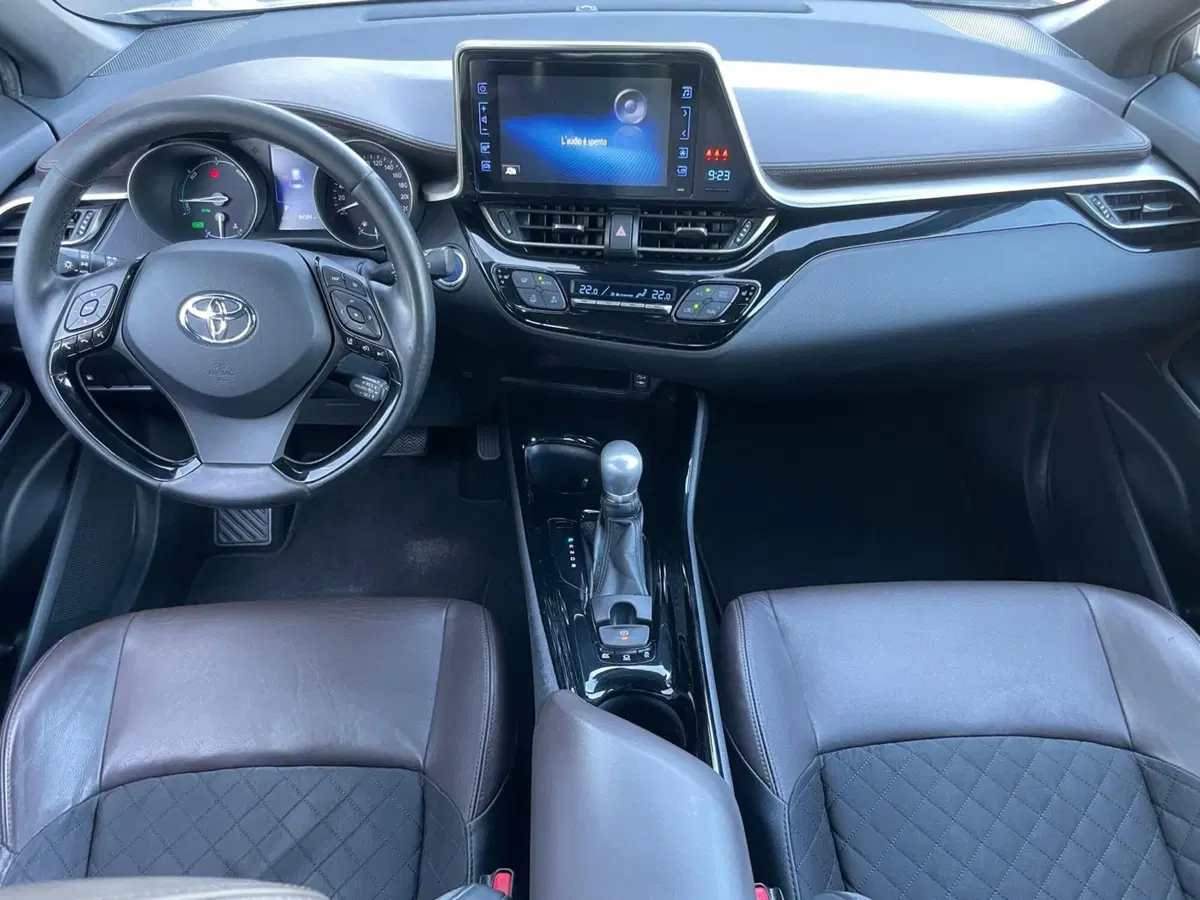 Toyota Toyota C-HR usata a Ancona (10)