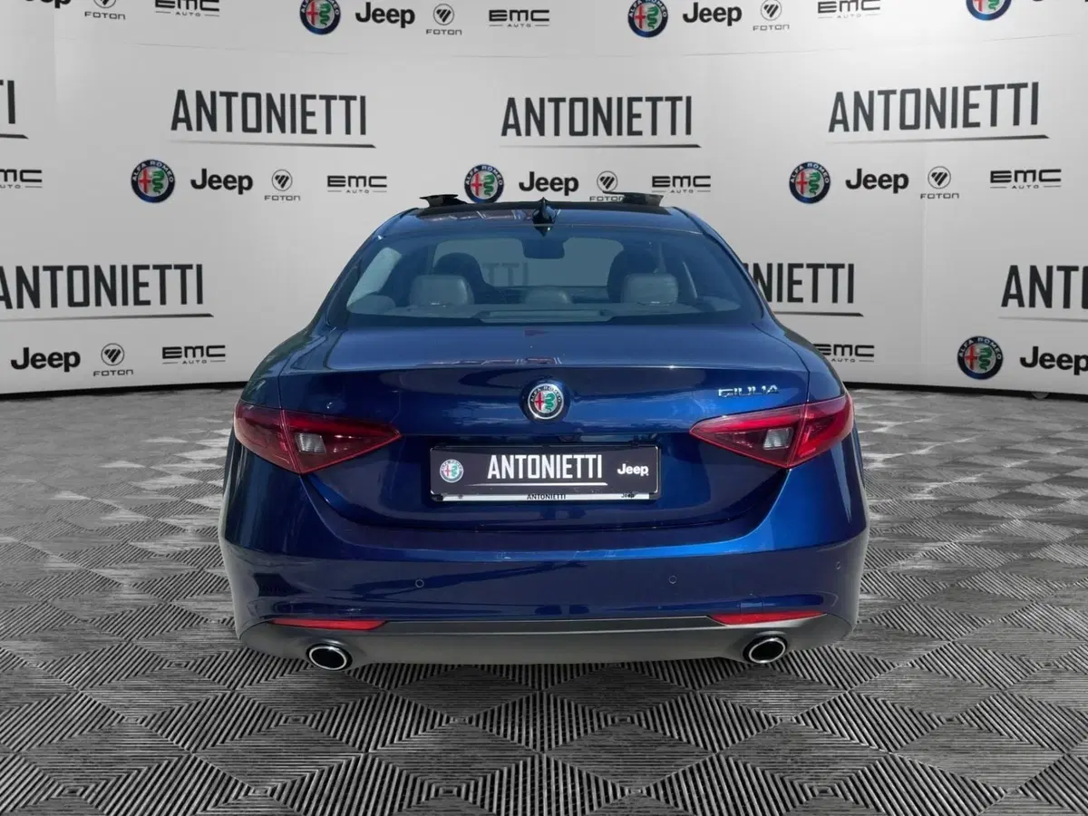 Alfa Romeo Giulia usata a Ancona (6)