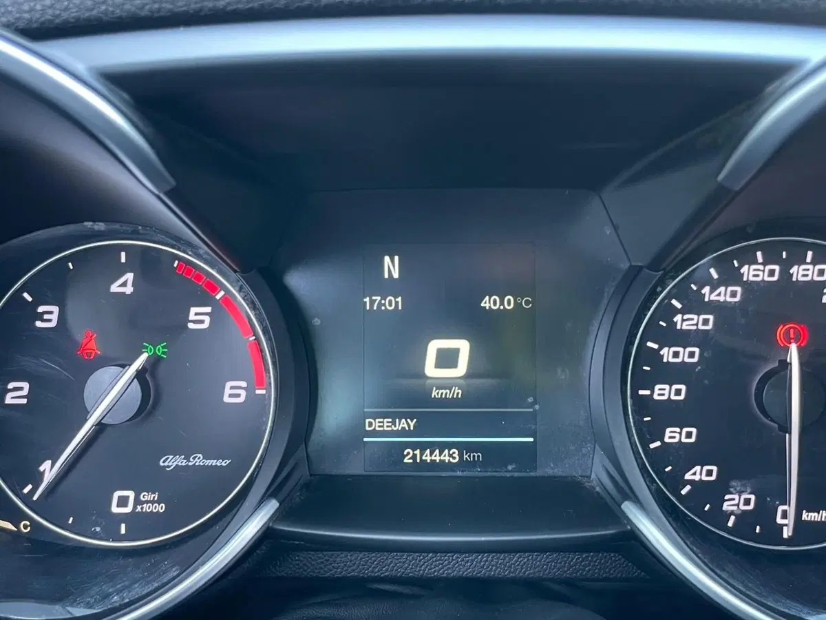 Alfa Romeo Giulia usata a Ancona (12)