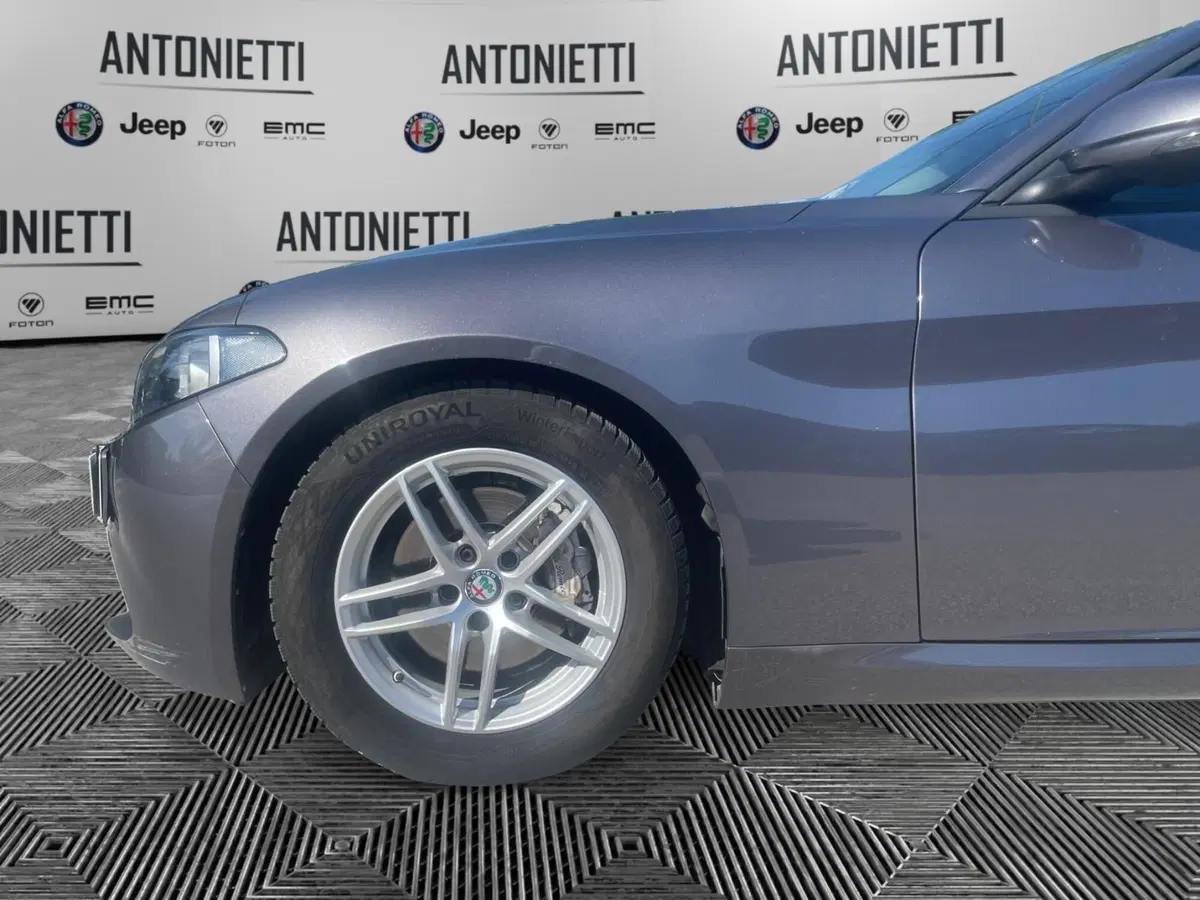 Alfa Romeo Giulia usata a Ancona (19)
