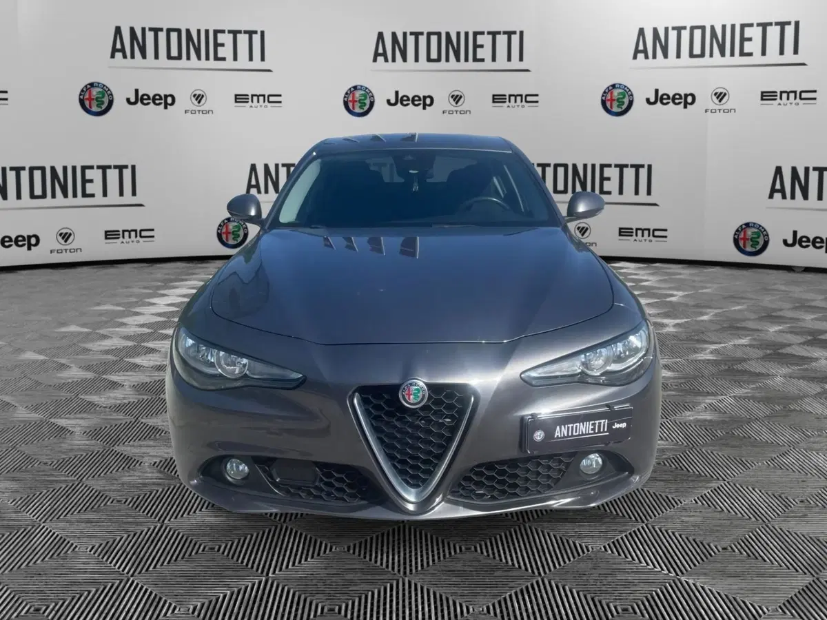 Alfa Romeo Giulia usata a Ancona (2)