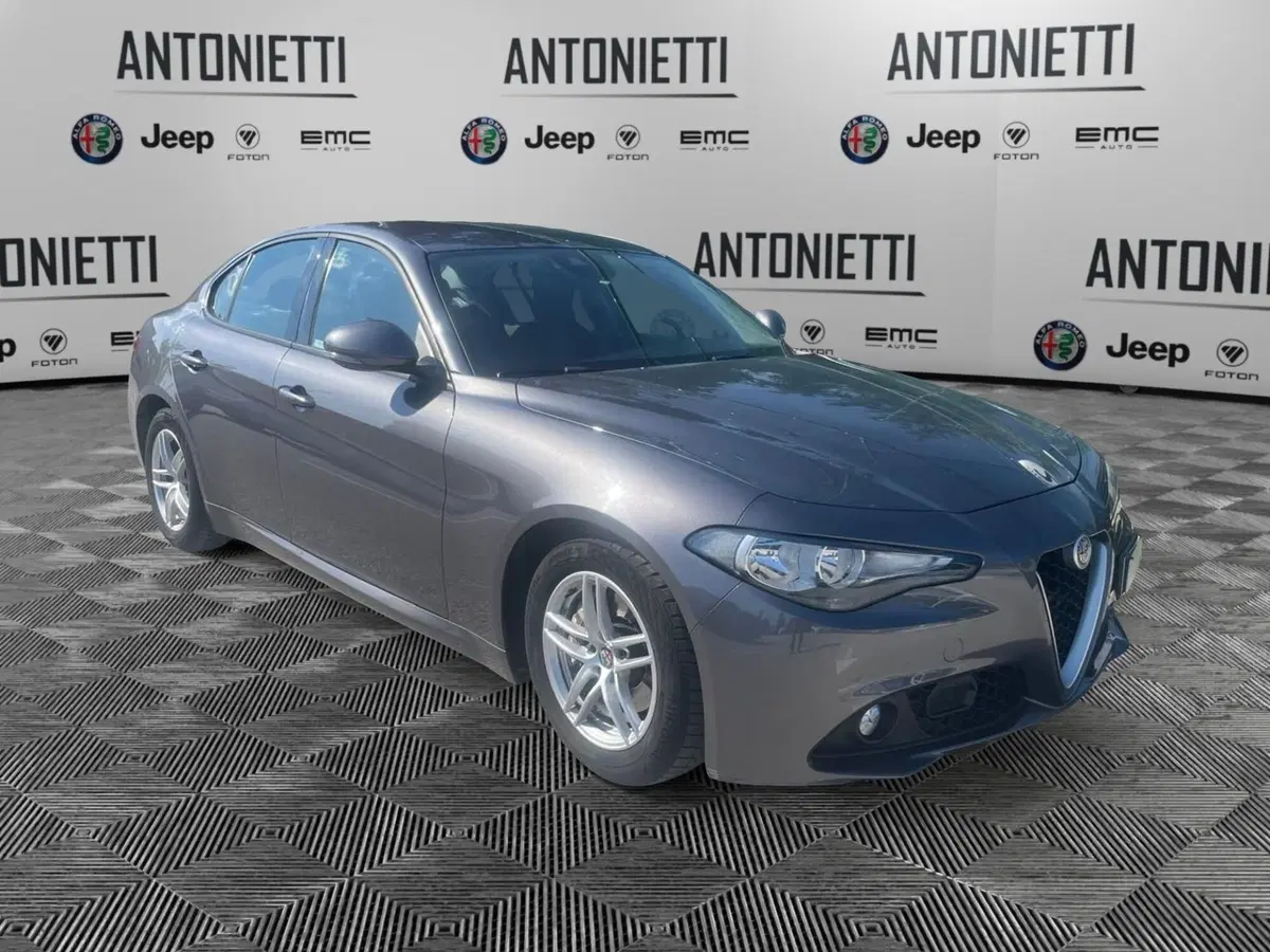 Alfa Romeo Giulia usata a Ancona (3)