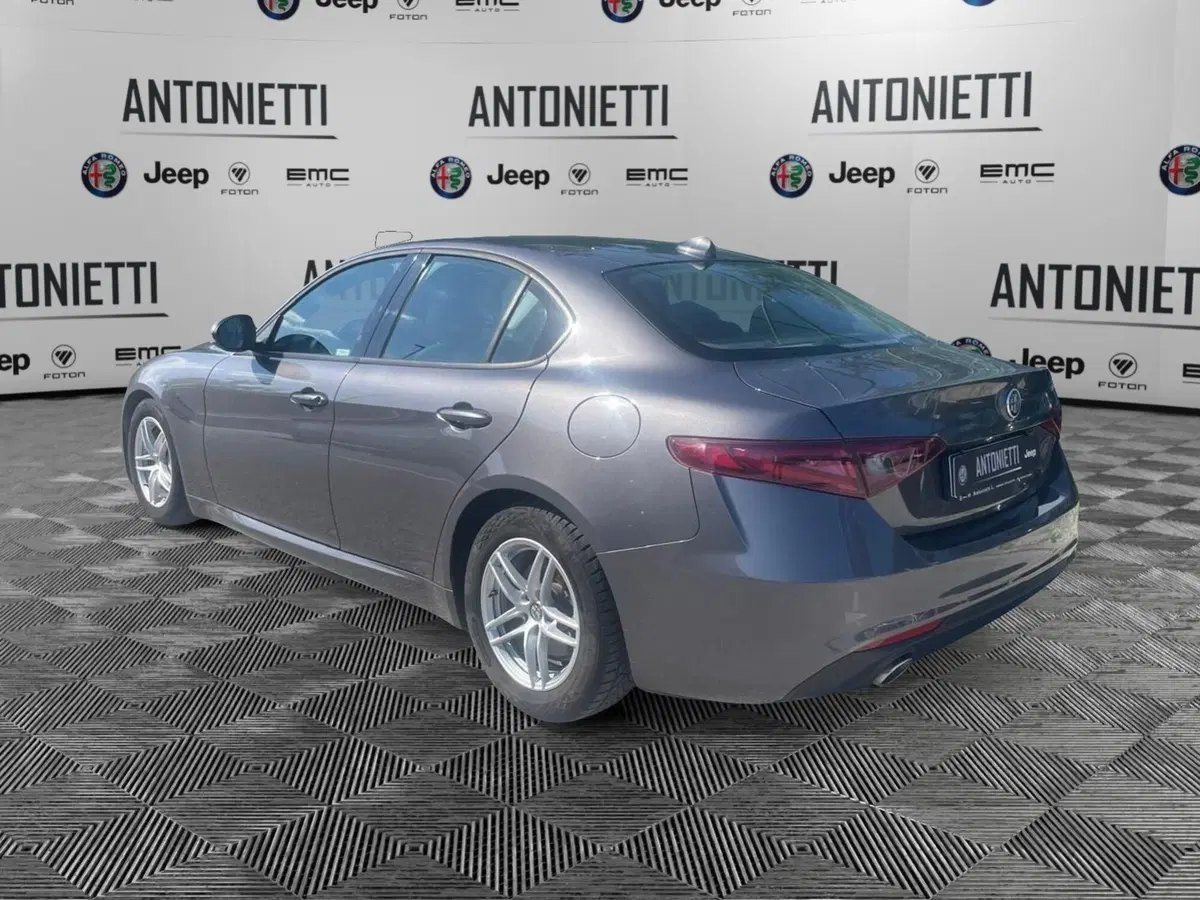 Alfa Romeo Giulia usata a Ancona (7)