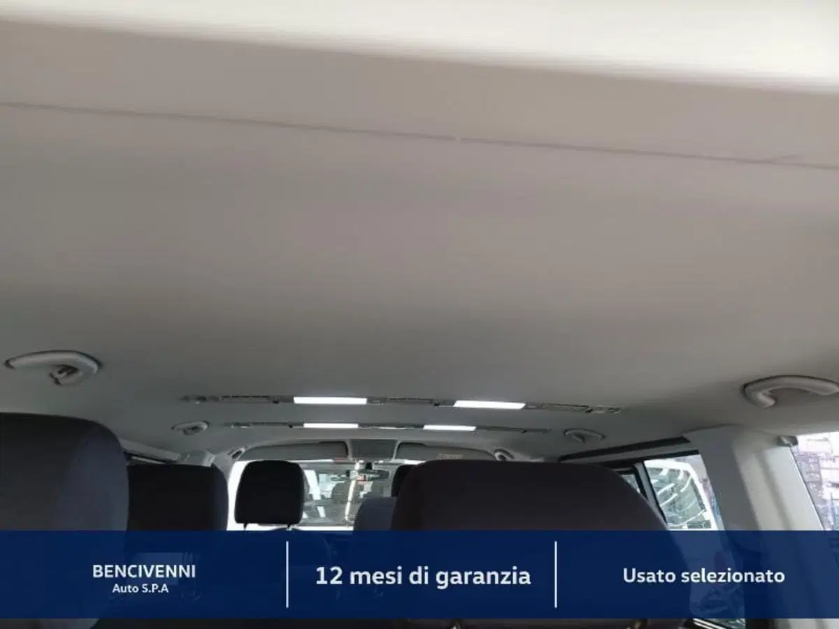 Volkswagen Veicoli Commerciali Caravelle usata a Catanzaro (19)