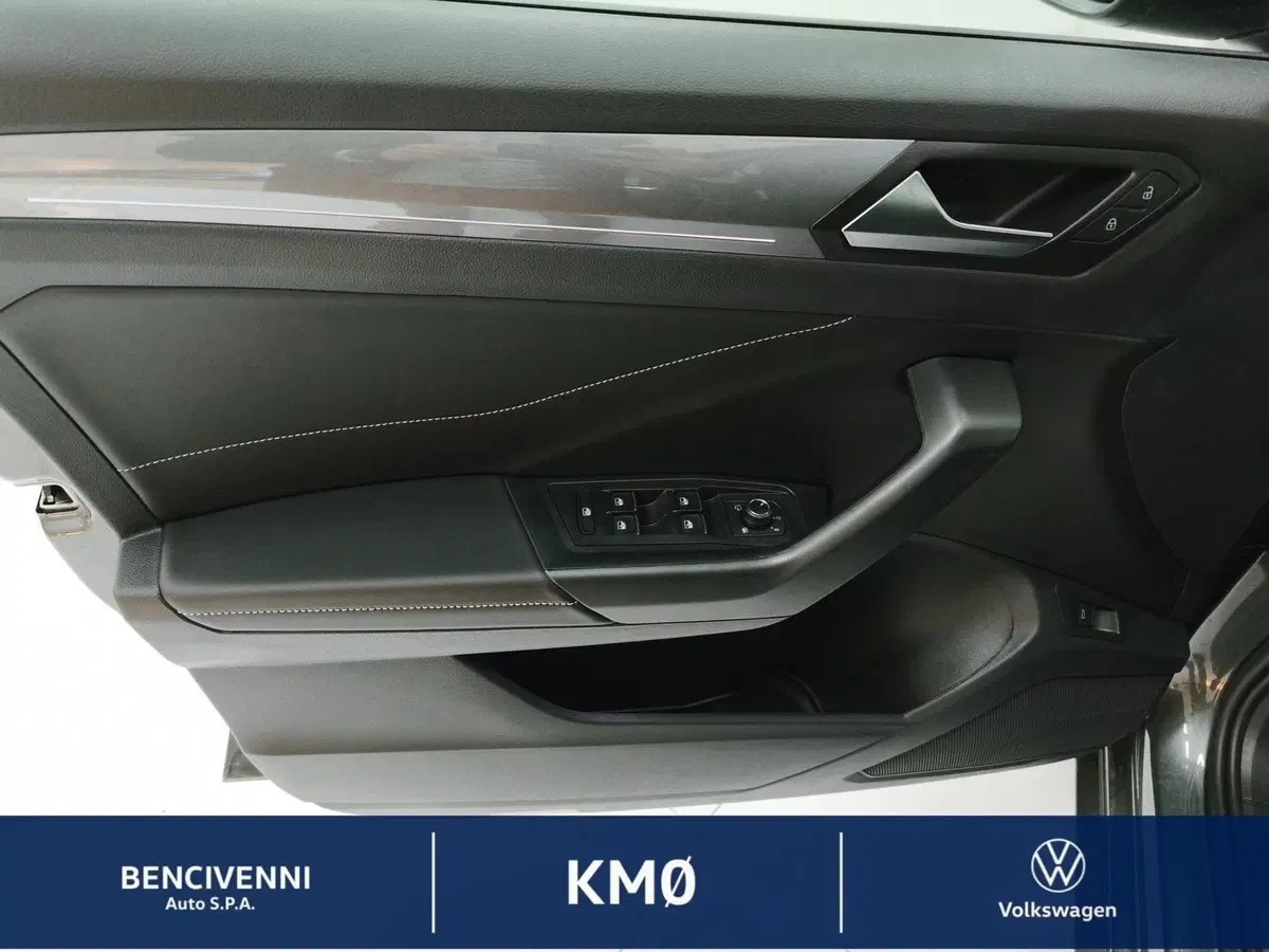 Volkswagen T-Roc nuova a Catanzaro (14)