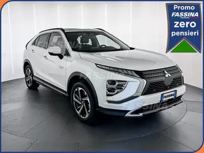Mitsubishi Eclipse Cross 2.4 phev Instyle sda pack 0 s-awc del 2023 usata a Milano