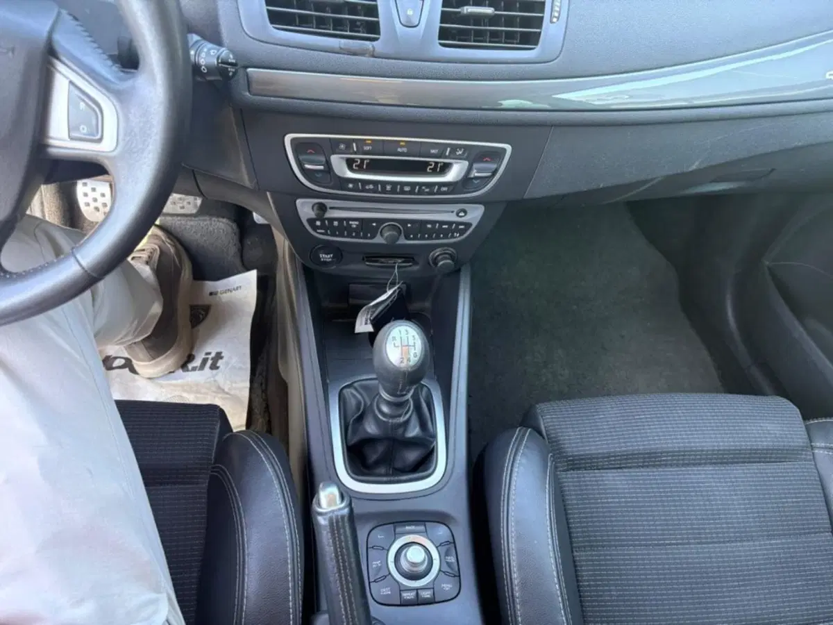 Renault Mégane SporTour usata a Foggia (14)