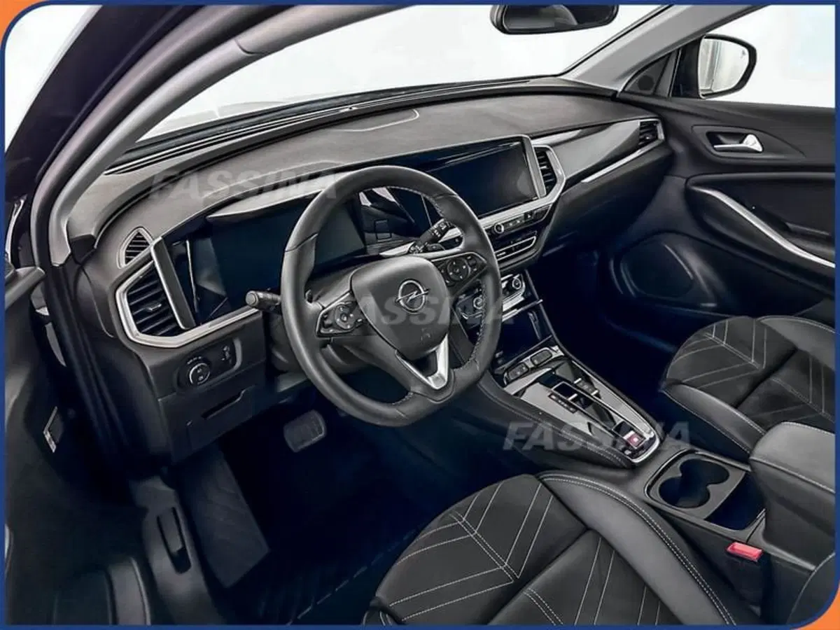 Opel Grandland usata a Milano (9)