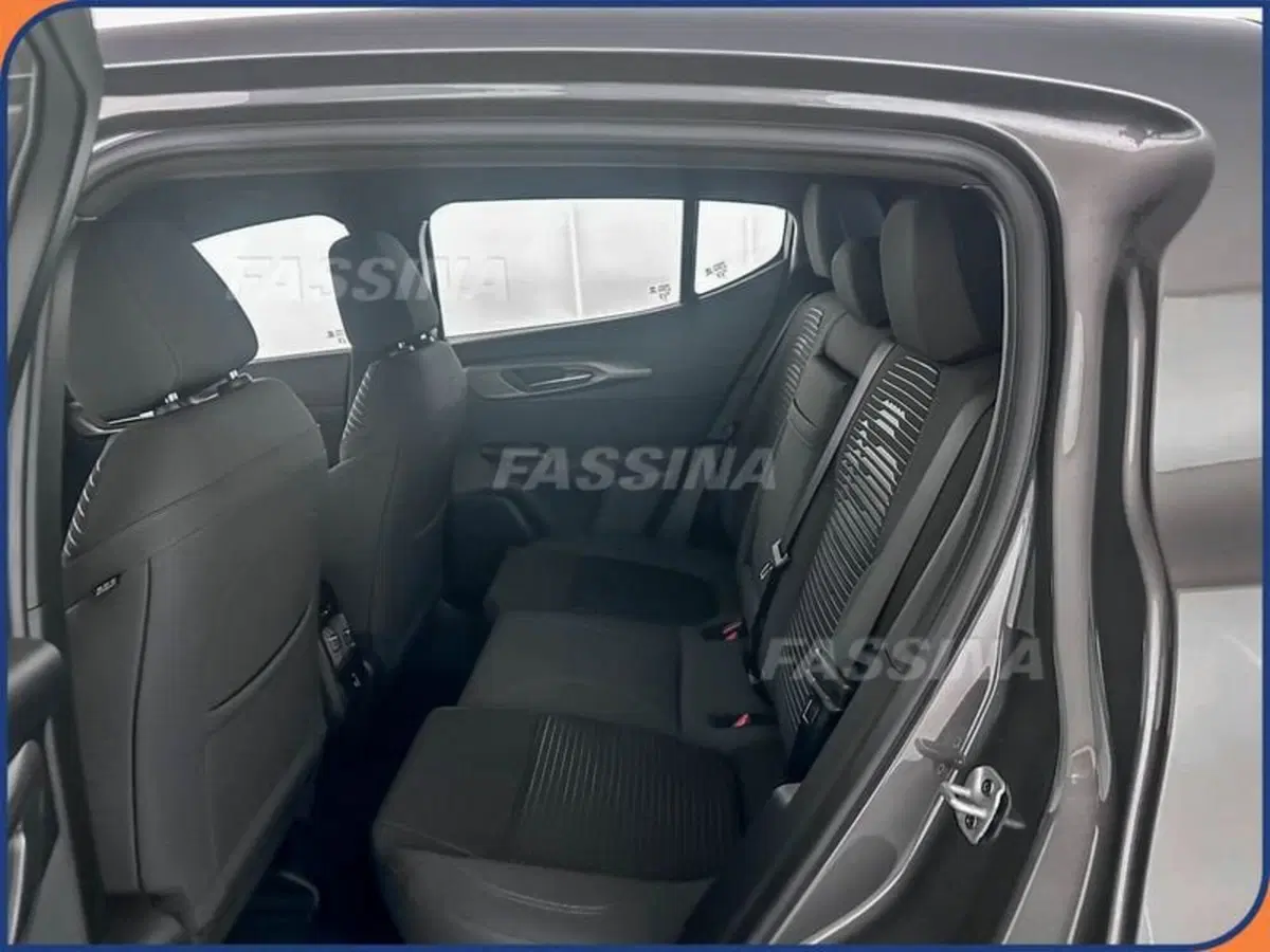 Alfa Romeo Tonale nuova a Milano (10)