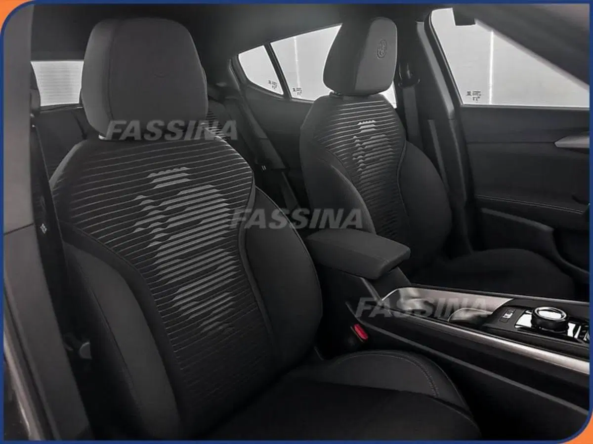 Alfa Romeo Tonale nuova a Milano (12)