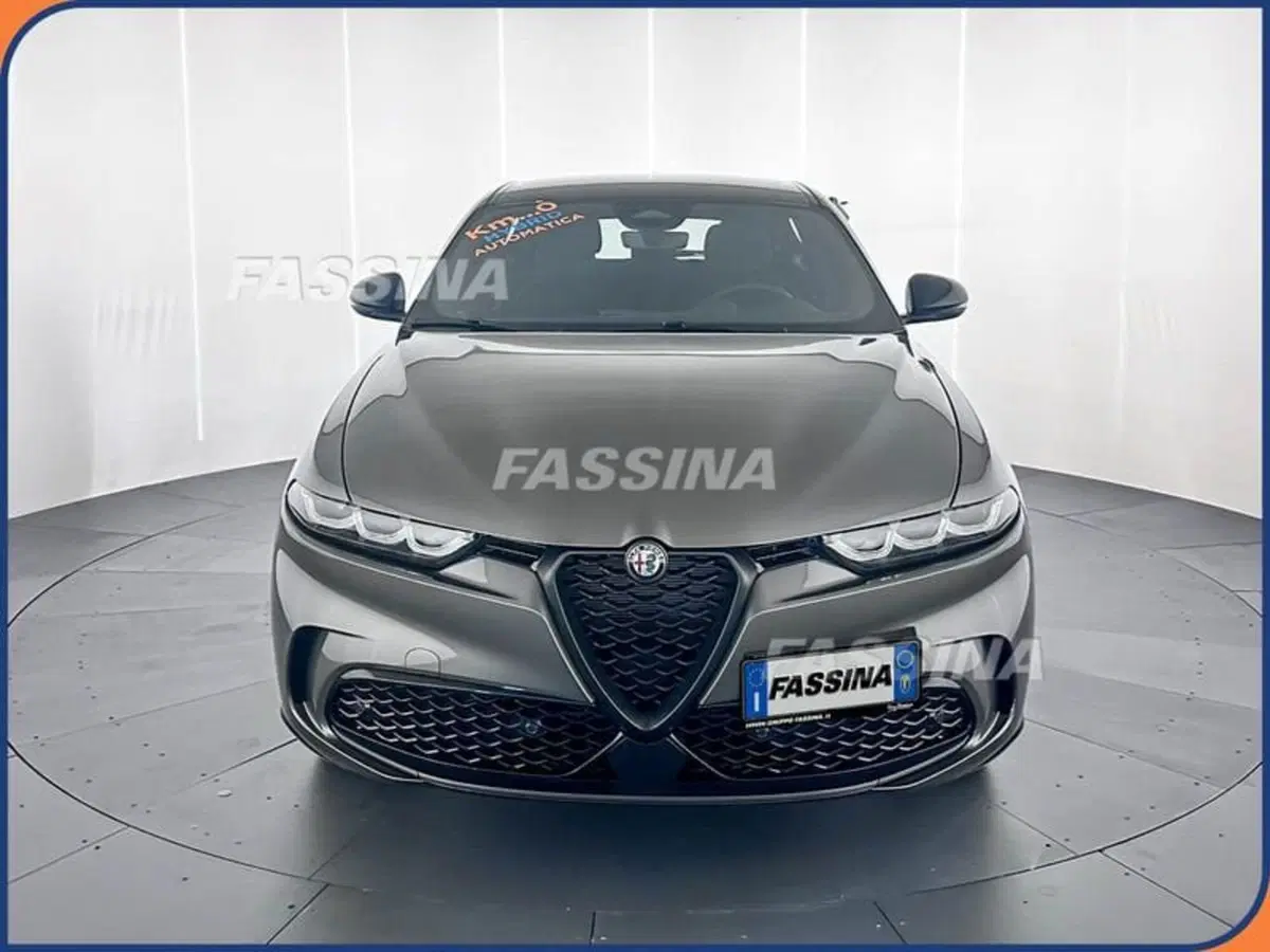 Alfa Romeo Tonale nuova a Milano (2)