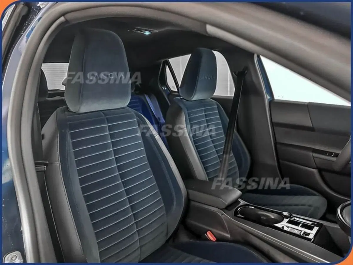 Lancia Ypsilon nuova a Milano (13)