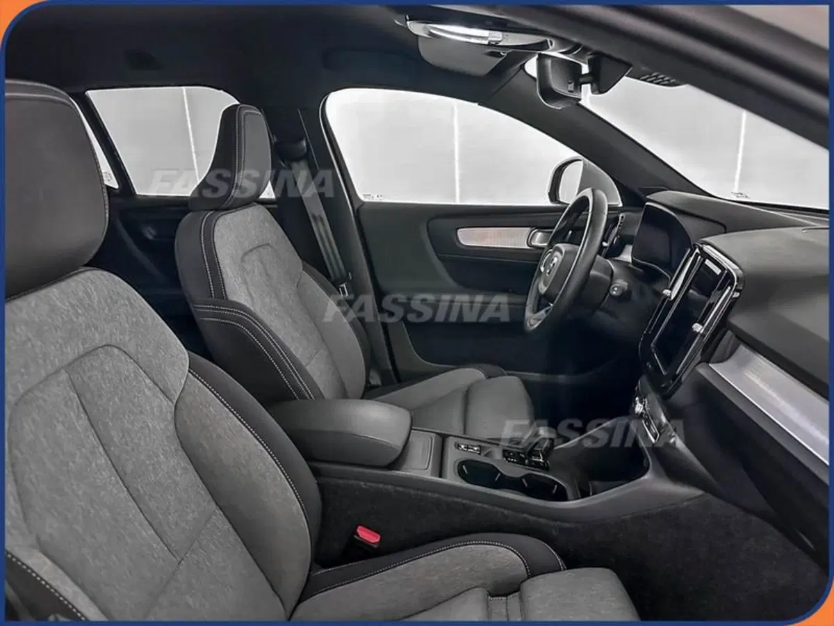 Volvo XC40 usata a Milano (13)
