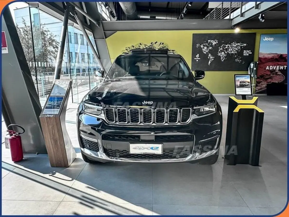 Jeep Grand Cherokee nuova a Milano (2)