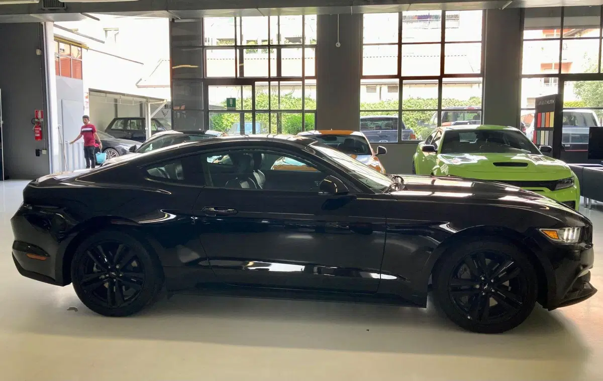 Ford Mustang Coupé usata a Monza e Brianza (6)