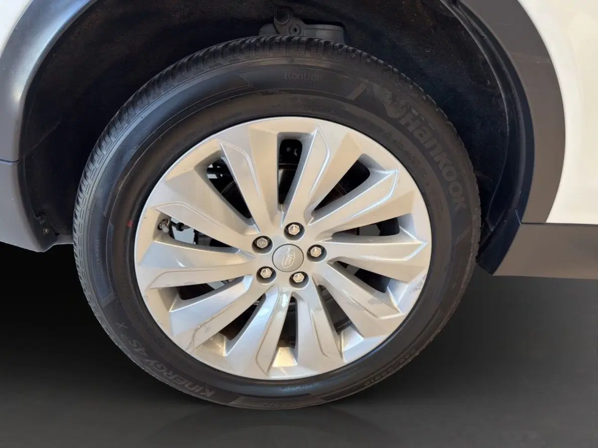 Land Rover Discovery Sport usata a Latina (9)