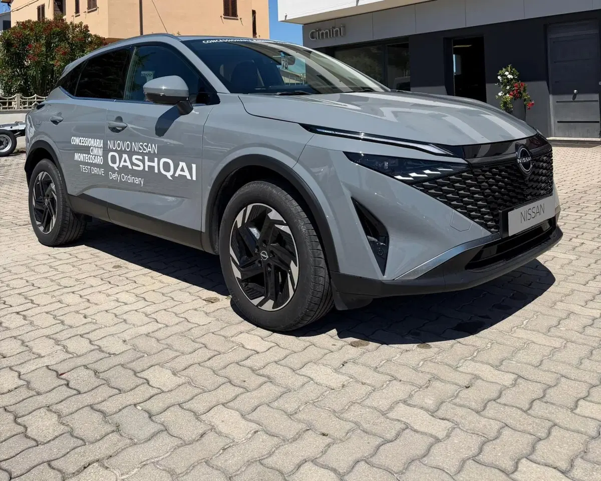Nissan Qashqai usata a Macerata (2)