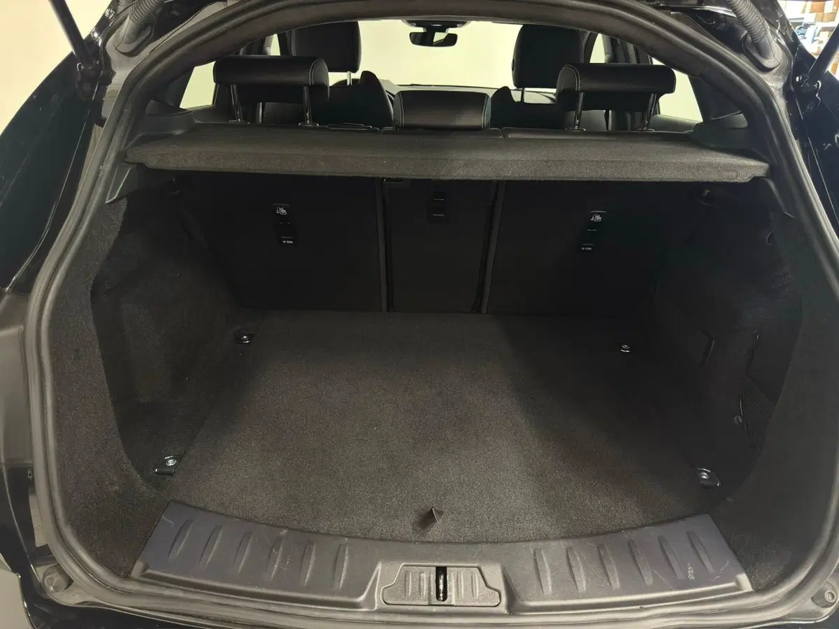 Jaguar E-Pace usata a Novara (19)