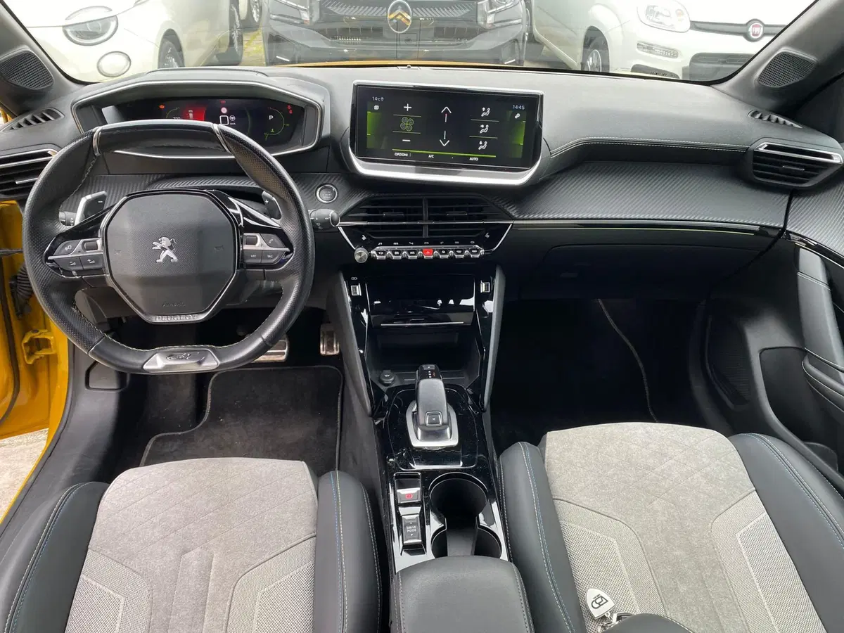 Peugeot 208 usata a Milano (11)