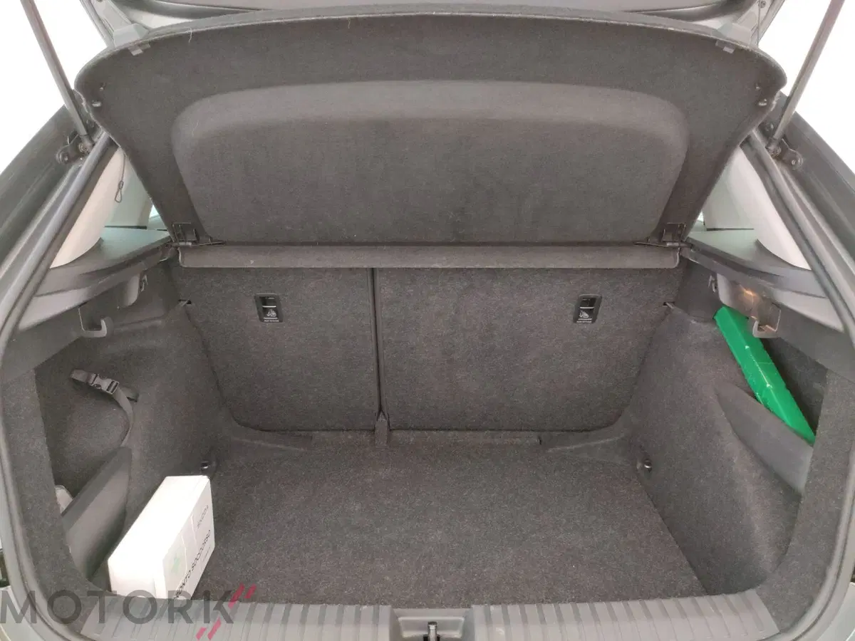 Skoda Kamiq usata a Varese (9)
