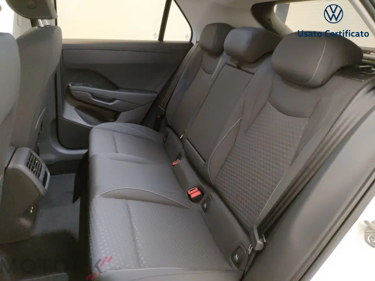 Volkswagen T-Roc nuova a Varese (9)