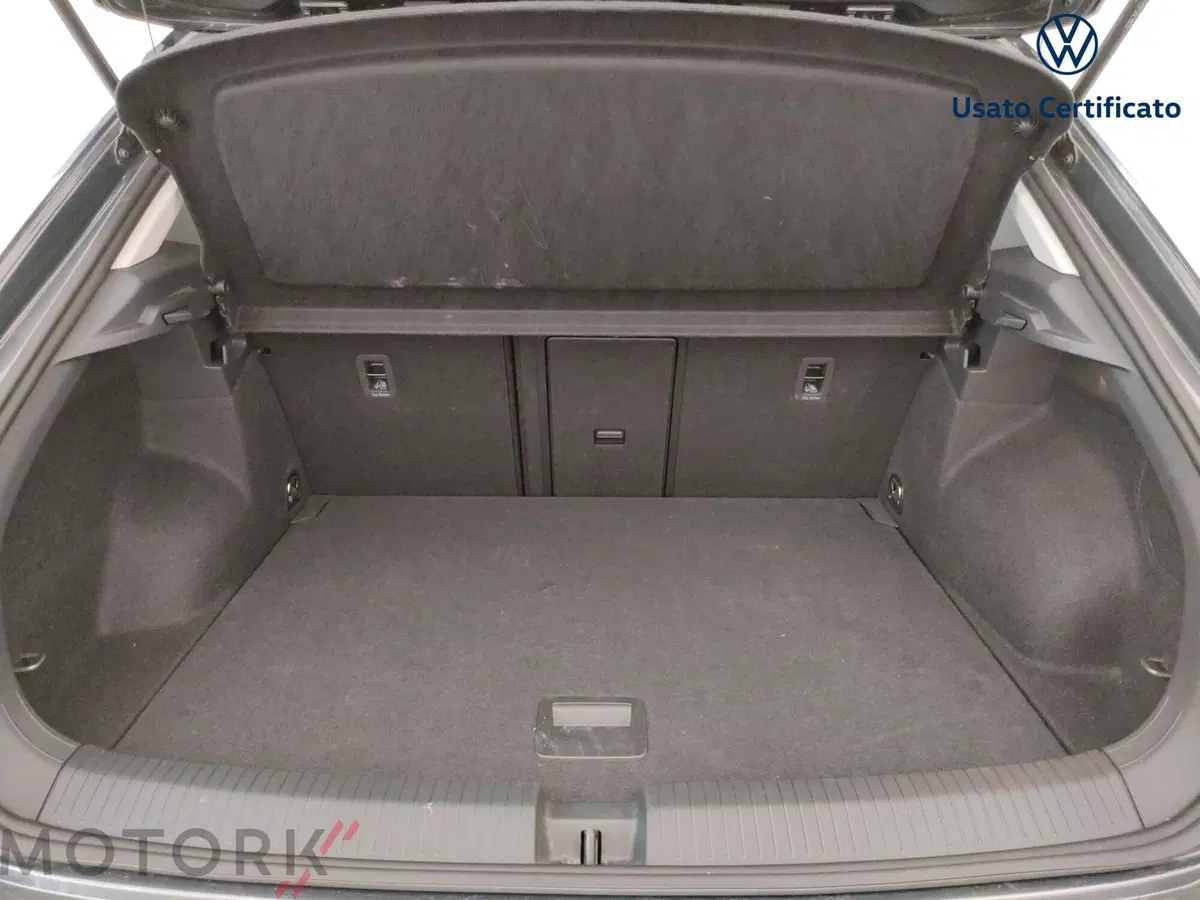 Volkswagen T-Roc usata a Varese (9)