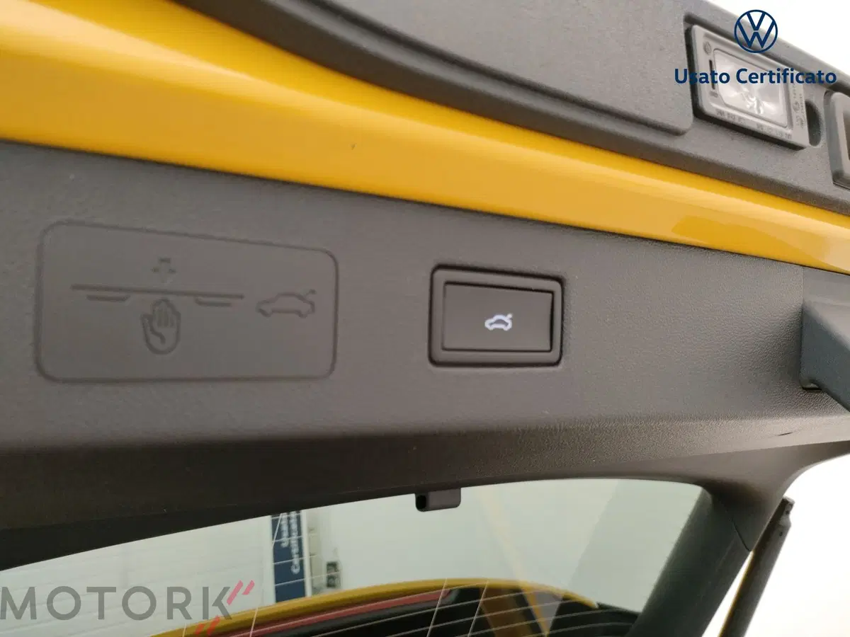 Volkswagen T-Roc usata a Varese (12)