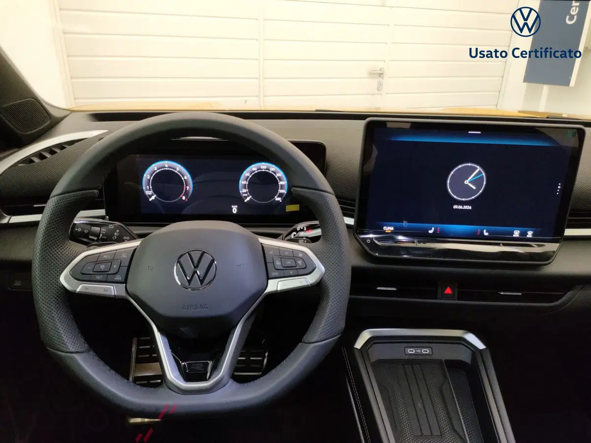Volkswagen T-Roc usata a Varese (13)