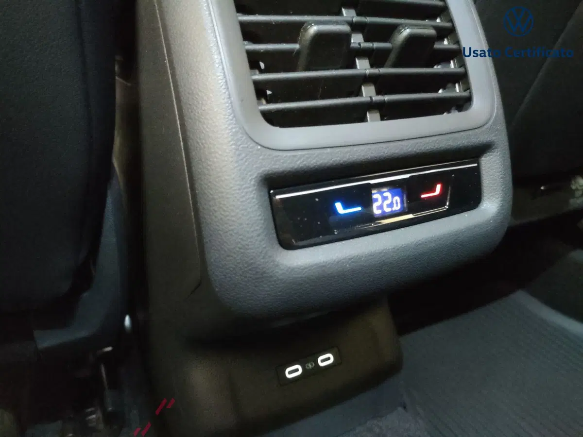 Volkswagen T-Roc usata a Varese (14)