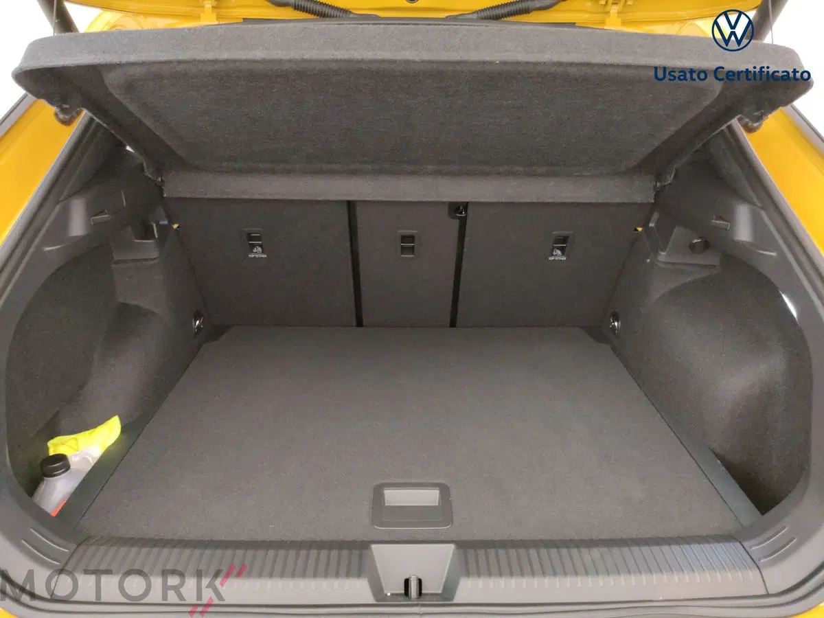 Volkswagen T-Roc usata a Varese (9)