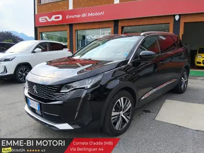 Peugeot 5008 PureTech Turbo 130 S&amp;S EAT8 Allure Pack del 2022 usata a Garlate