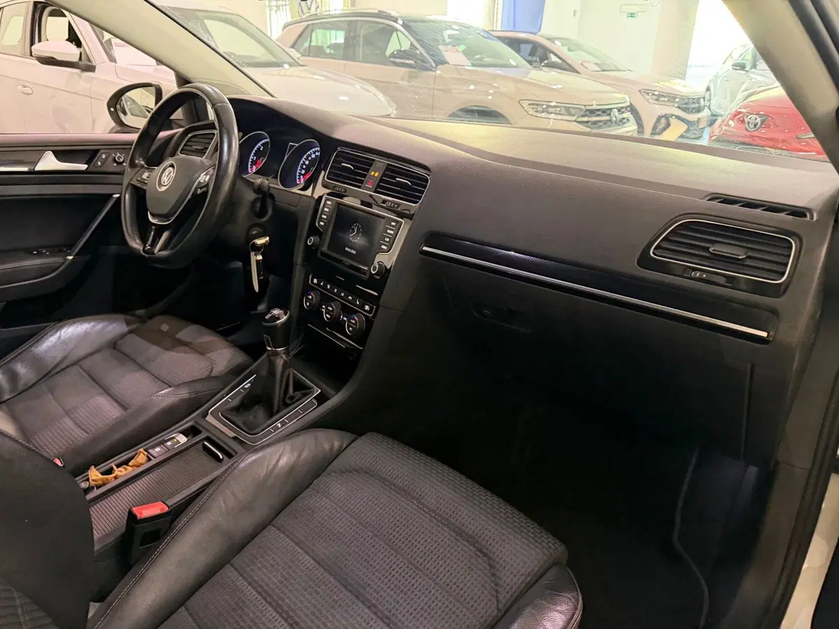 Volkswagen Golf usata a Genova (10)