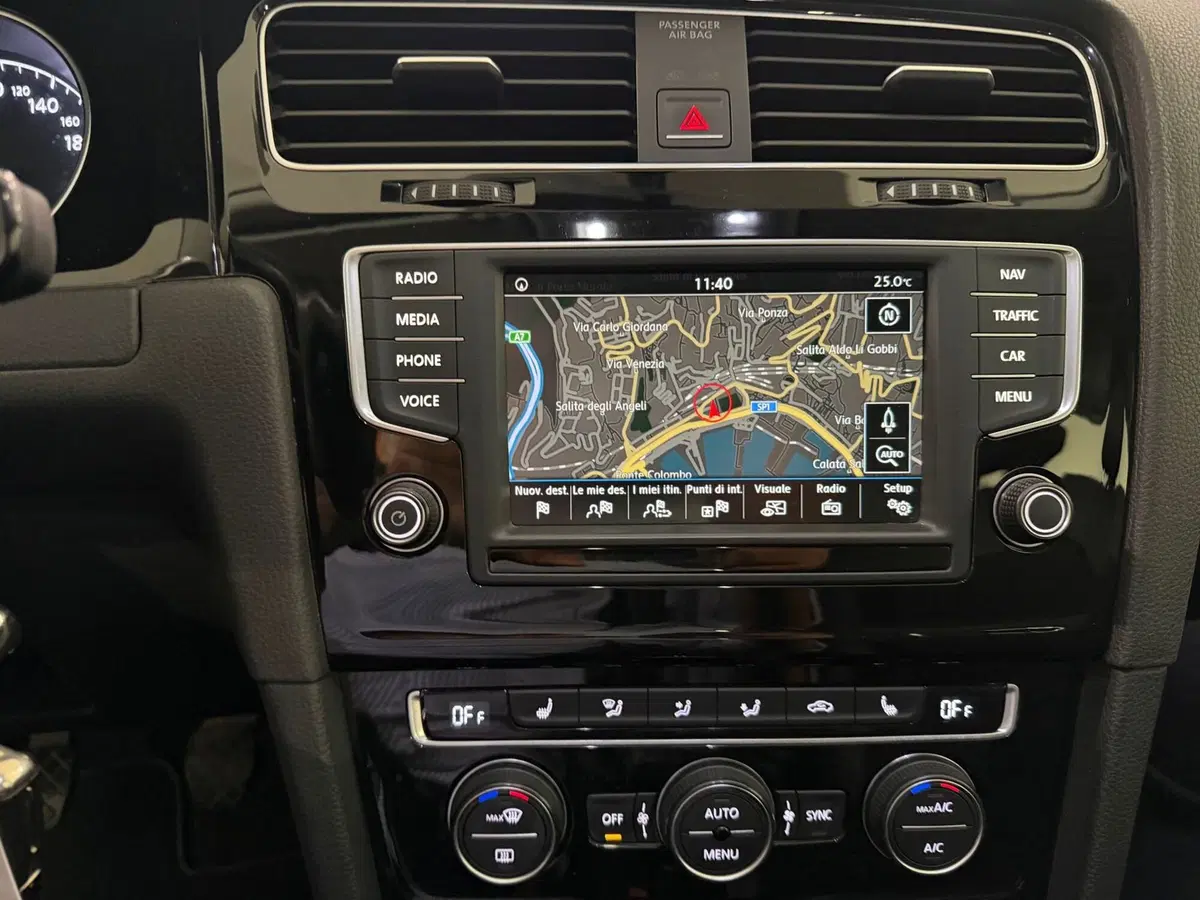 Volkswagen Golf usata a Genova (13)