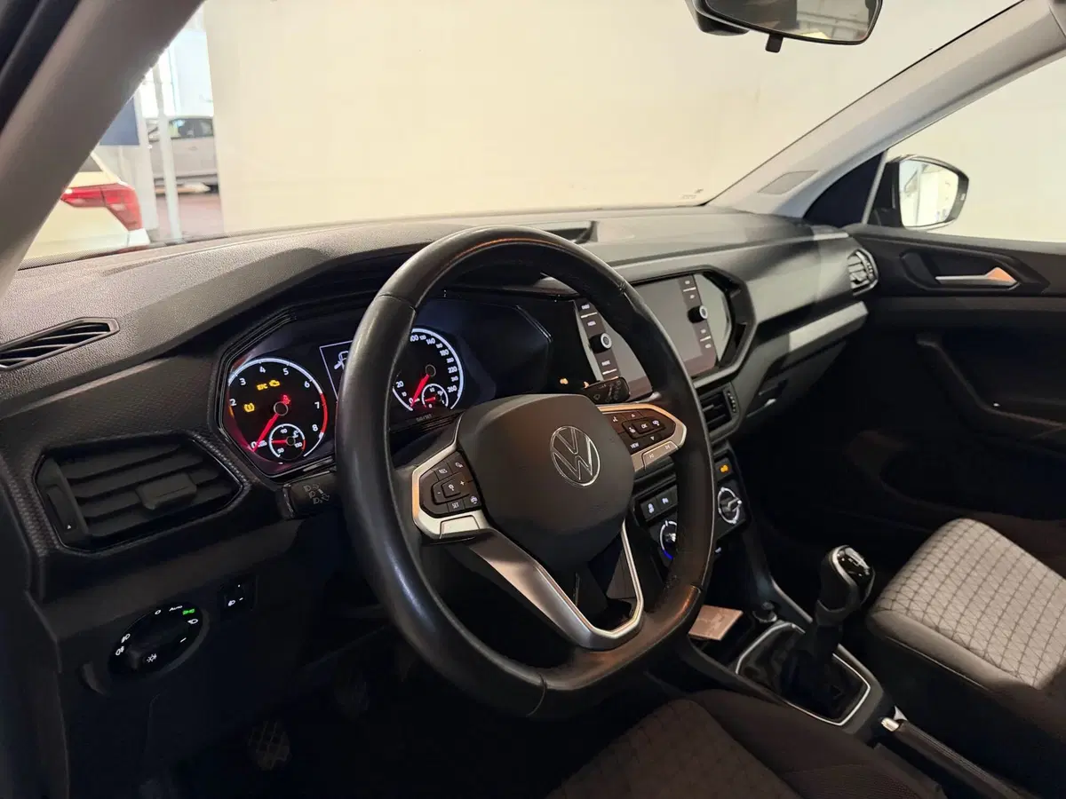 Volkswagen T-Cross usata a Genova (7)