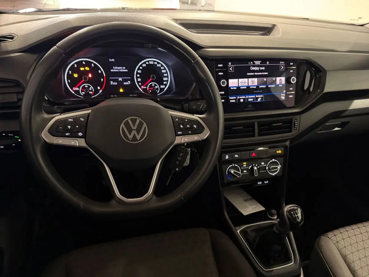 Volkswagen T-Cross usata a Genova (9)