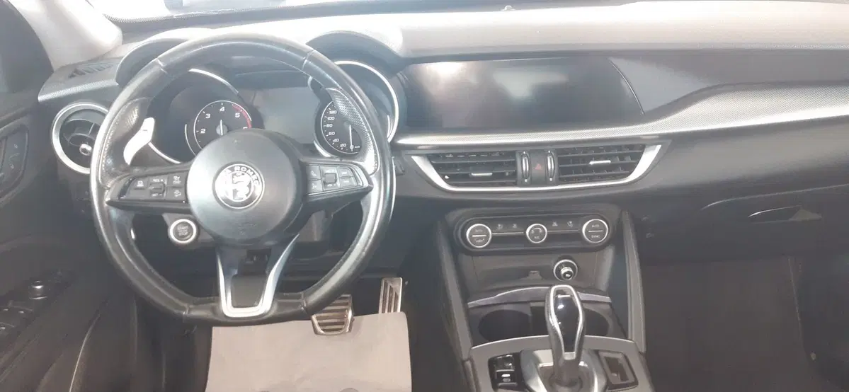 Alfa Romeo Stelvio usata a Terni (12)