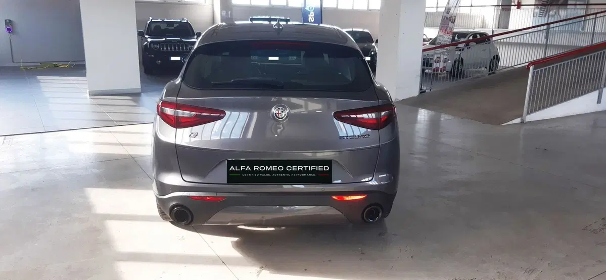 Alfa Romeo Stelvio usata a Terni (5)