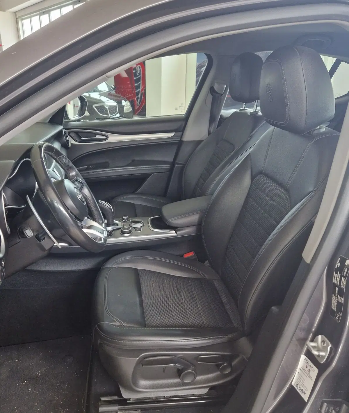 Alfa Romeo Stelvio usata a Terni (7)