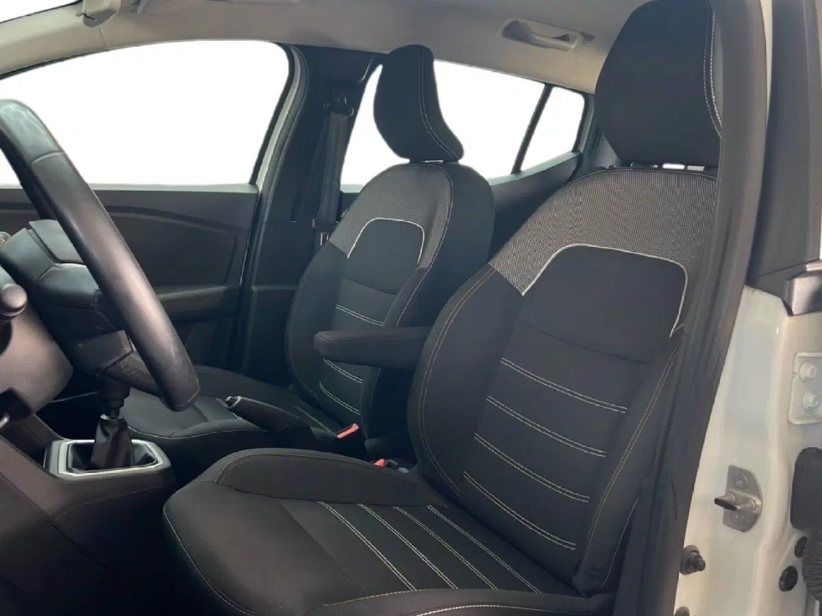 Dacia Sandero usata a Roma (12)